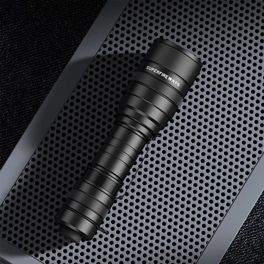 Đèn pin chiến thuật superfire F5 1100 lumens có thể thu phóng