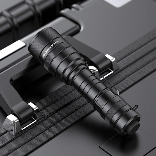 Đèn pin chiến thuật superfire F5 1100 lumens có thể thu phóng